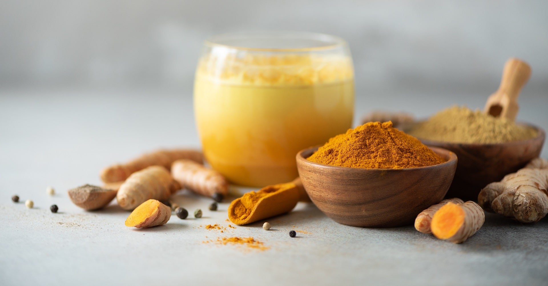 Endometriose_Curcumina_Dieta_Anti-inflamatória_Assisting__Doctor_Caretaker_Pilares_da_Saude_Impact_Transition